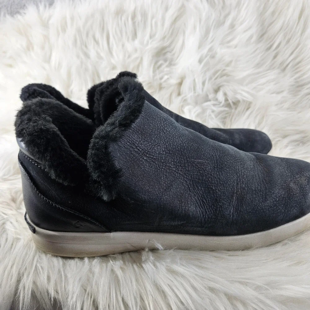 Olukai Chelsea Booties Womens 11 Black Leather Faux Fur Slip‎ On Comfort Kamau